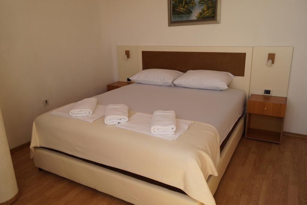 Adriatic Apartments Ulcinj Esterno foto